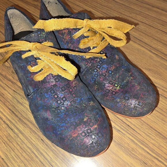 PAPUCEI Rare! Sz6.5 Avant Garde Iridescent Art 2 Wear Artsy Shimmer Tie Up Shoes - Picture 5 of 14